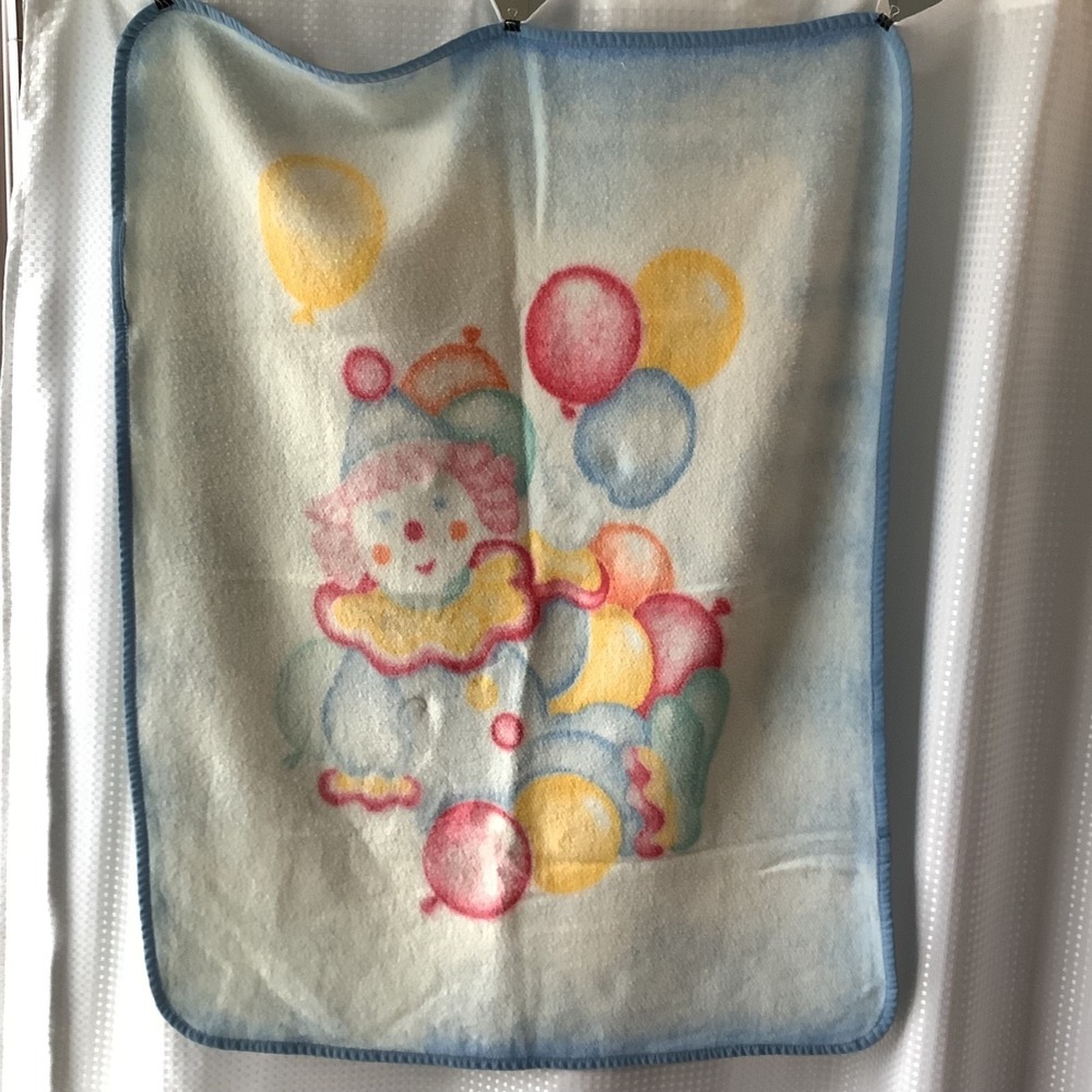 Vintage Baby Blanket Clown w/ Balloons w/ Blue Trim 43 x 33 Acrylic